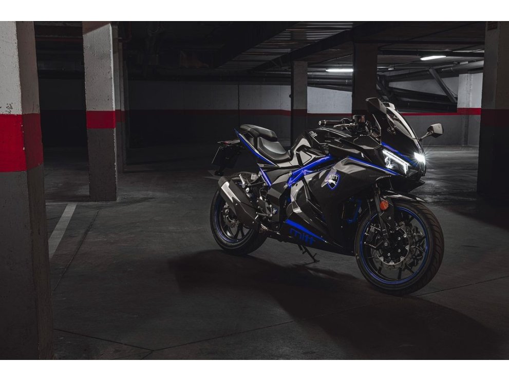 MITT GP1 125 | Deportiva 125 cc con 6 marchas, TFT Mirror-Link y Full LED
