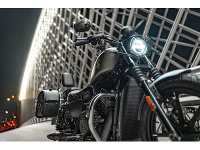 MITT 808 | Custom 800 V-Twin con transmisión por correa, ABS y pantalla TFT