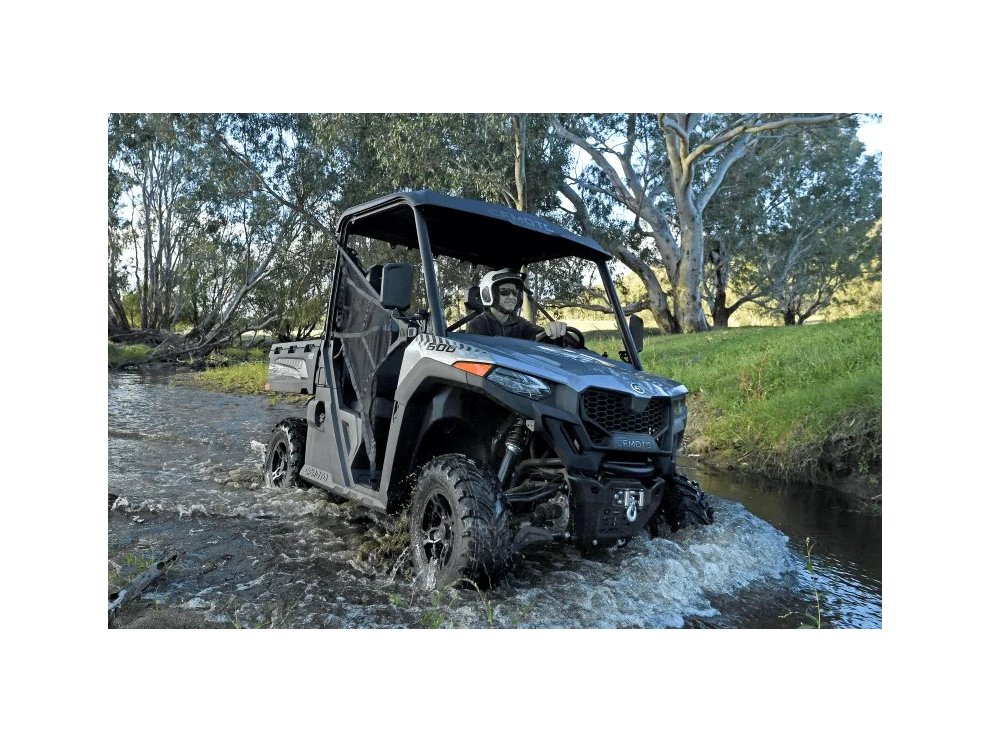 CFMOTO UForce 600 | UTV 580cc 4x4 para trabajo y campo