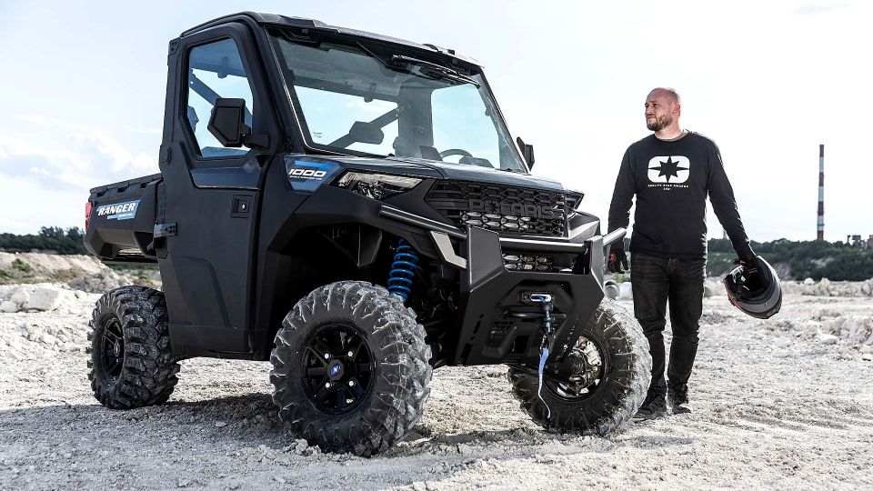 Polaris Ranger 1000 EPS Nordic Pro SE Blue Dusk T1b 2026 en ruta off-road