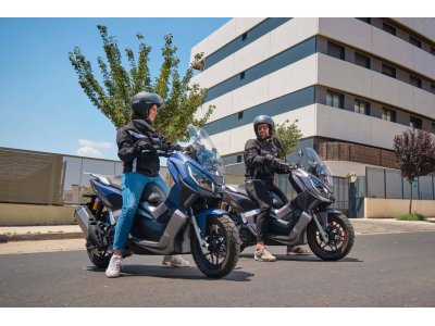 MITT ADV 125 | Scooter Adventure con ABS, TFT Mirror-Link y Smart Key