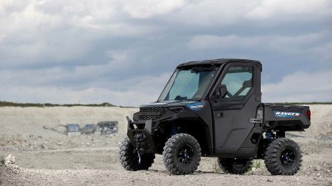 Polaris Ranger Crew 1000 Premium Mirage Beige T1b 2026 en ruta off-road