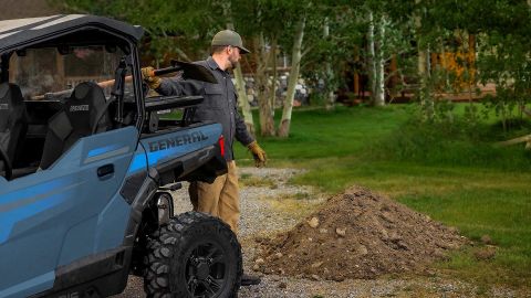 Polaris General 1000 EPS Deluxe ABS Granite Grey T1b 2026 en ruta off-road