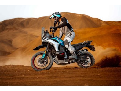 CFMOTO 800MT X | Trail 799 cc con 21”/18”, 230 mm, ABS en curva y gran autonomía