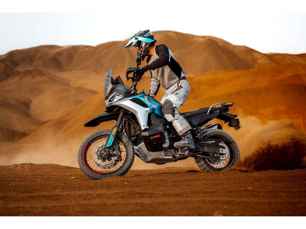 CFMOTO 800MT X | Trail 799 cc con 21”/18”, 230 mm, ABS en curva y gran autonomía