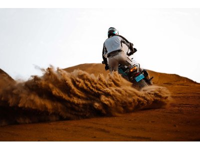 CFMOTO 800MT X | Trail 799 cc con 21”/18”, 230 mm, ABS en curva y gran autonomía