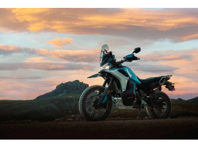 CFMOTO 800MT X | Trail 799 cc con 21”/18”, 230 mm, ABS en curva y gran autonomía