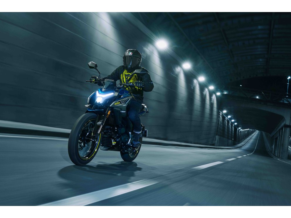 CFMOTO 125NK | Naked deportiva 125 cc con TFT 5”, conectividad y 15 CV